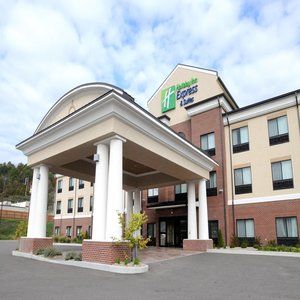 Express & By Ihg 2*