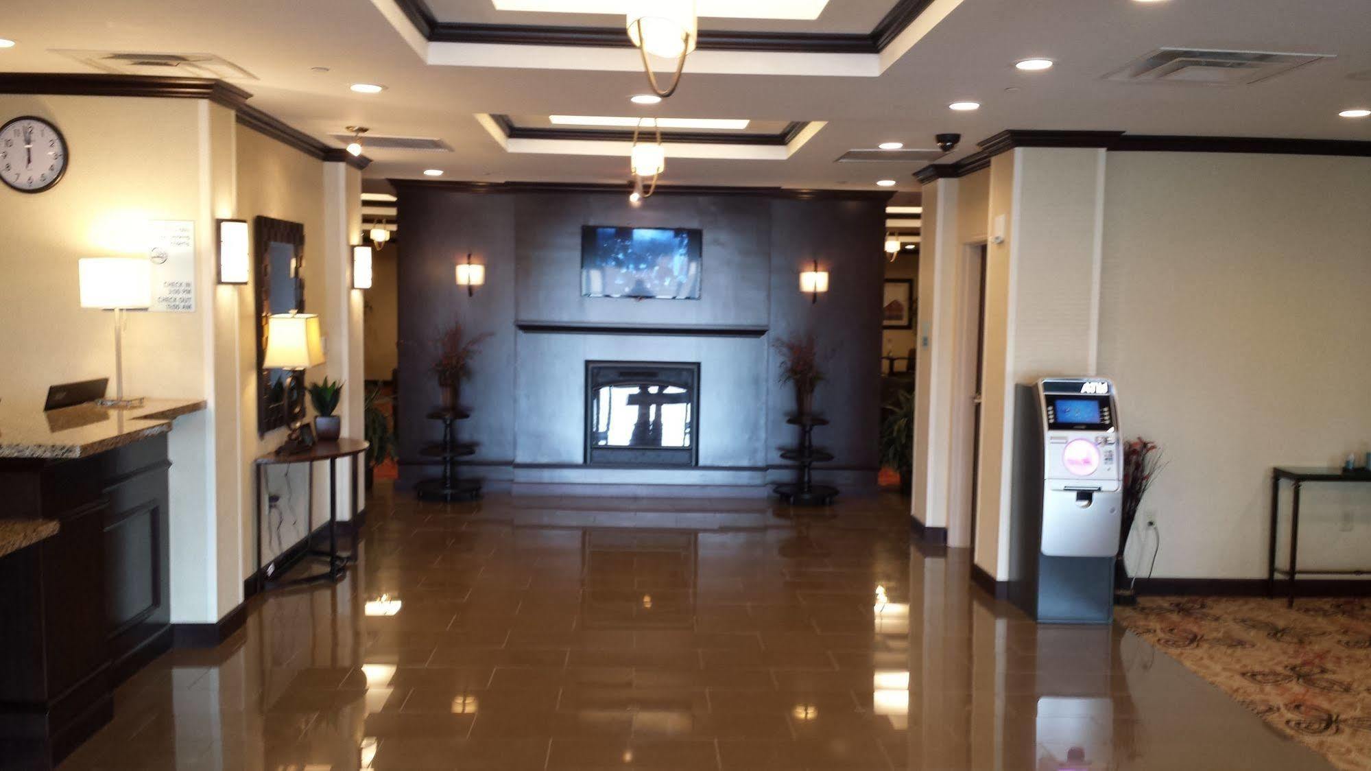 Express & By Ihg 2*