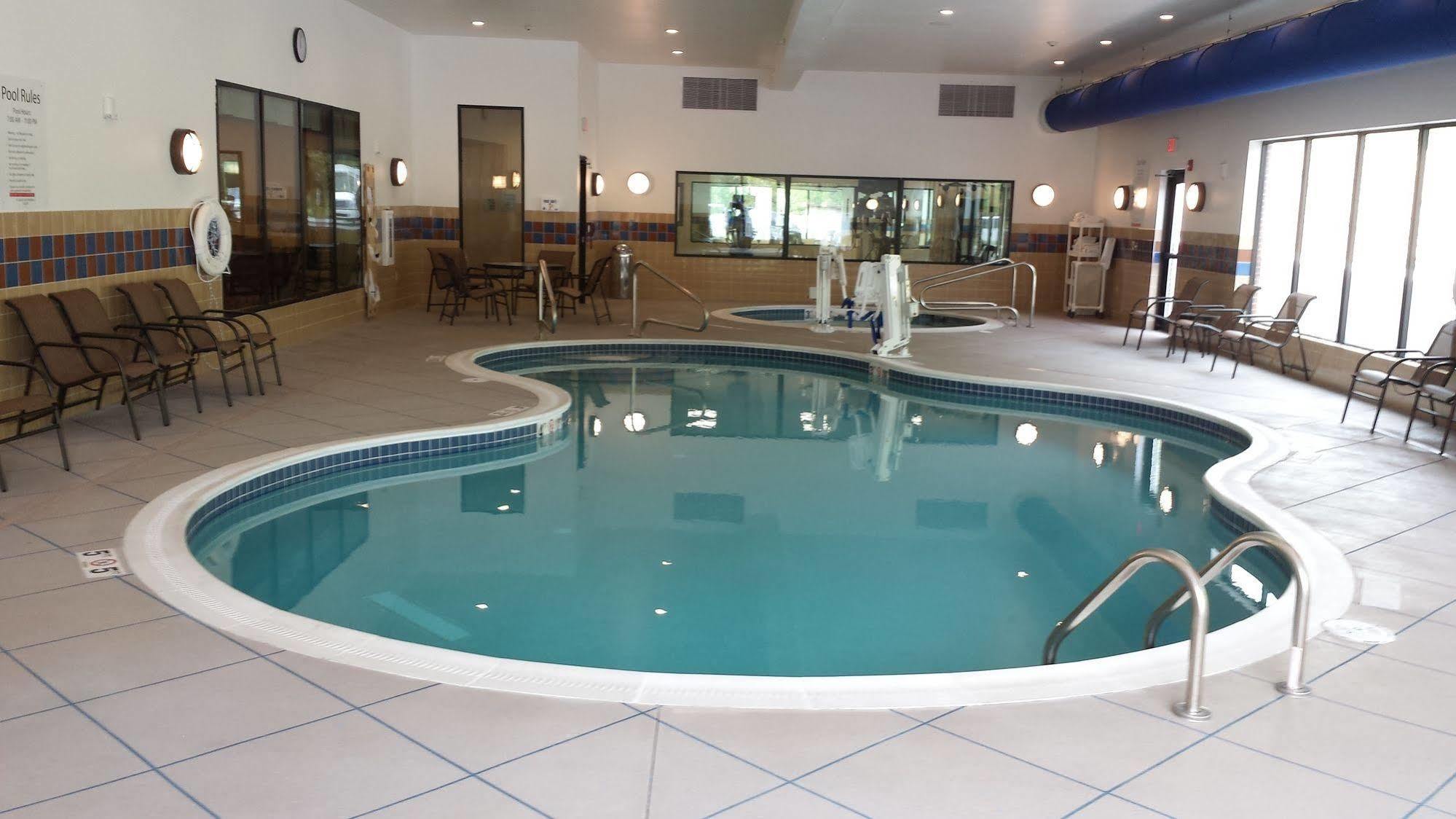 Hotel Express & By Ihg 2*